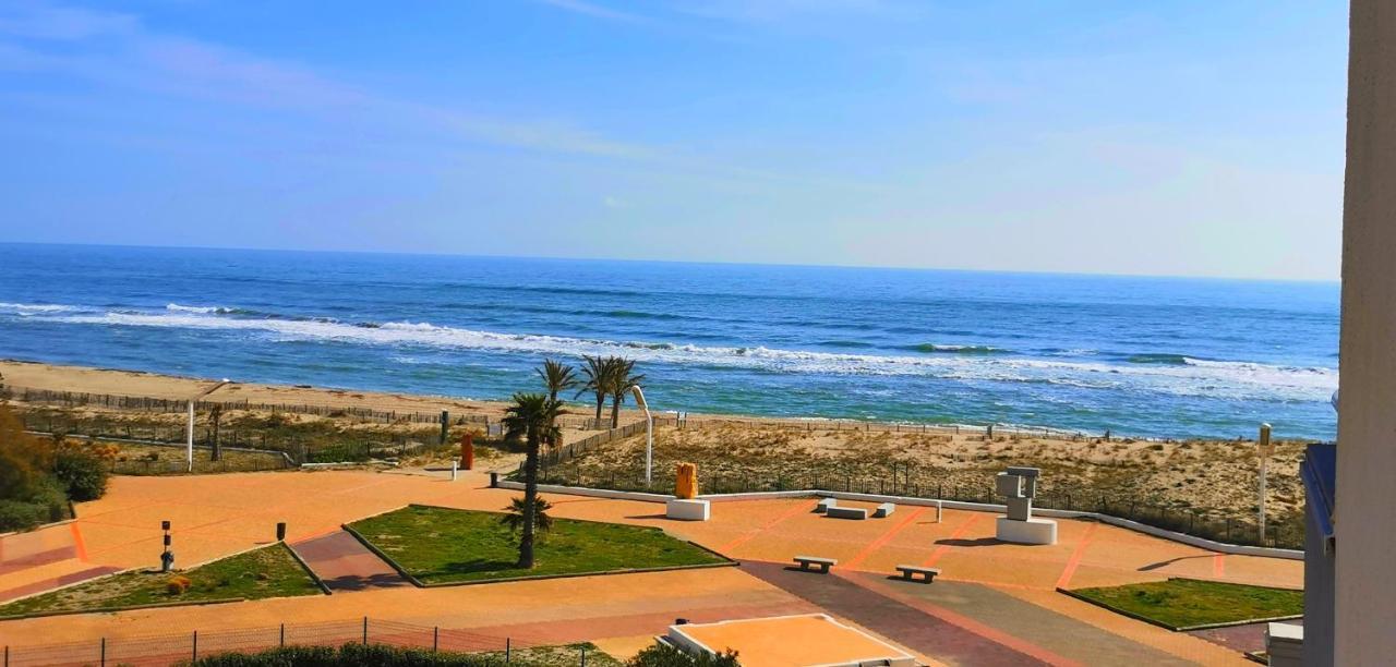 Soleil Levant: Beachfront Cozy Apartment with Direct Beach Access Le Barcares Exterior photo